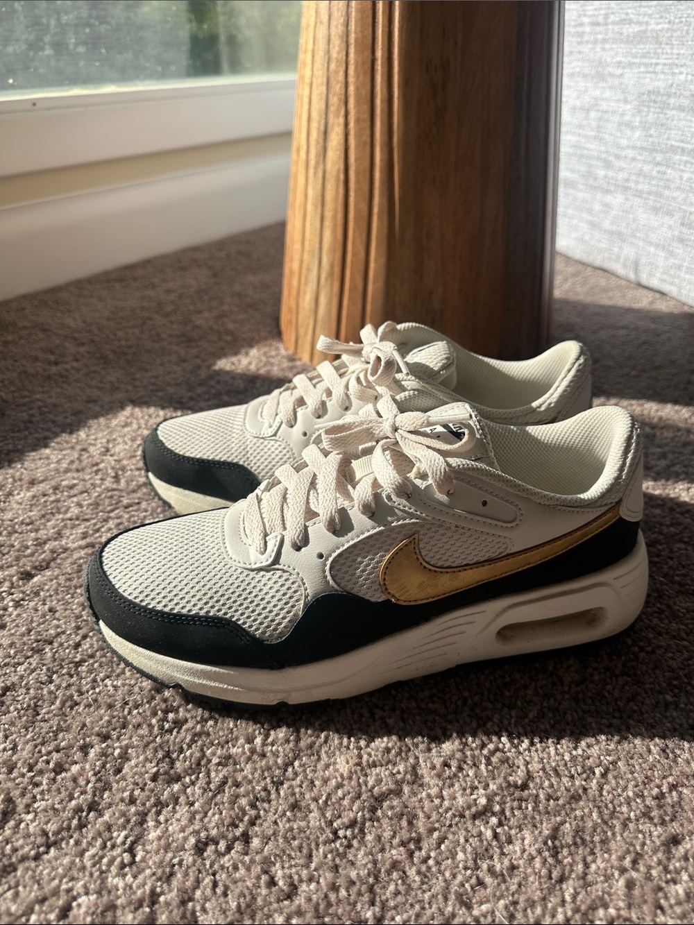 Nike Cream, Black & Gold Low-Top Sneakers